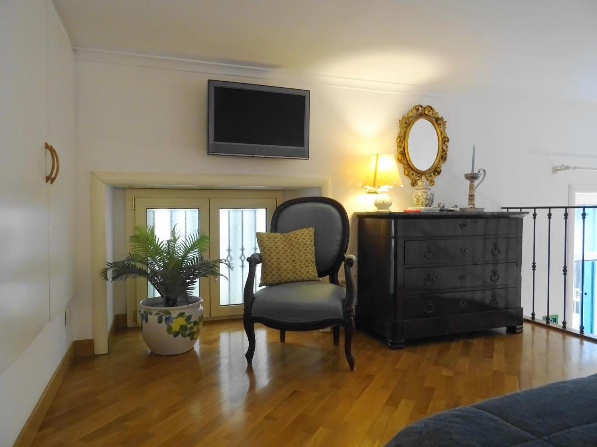 Mezzocannone Holiday House Νάπολη Εξωτερικό φωτογραφία